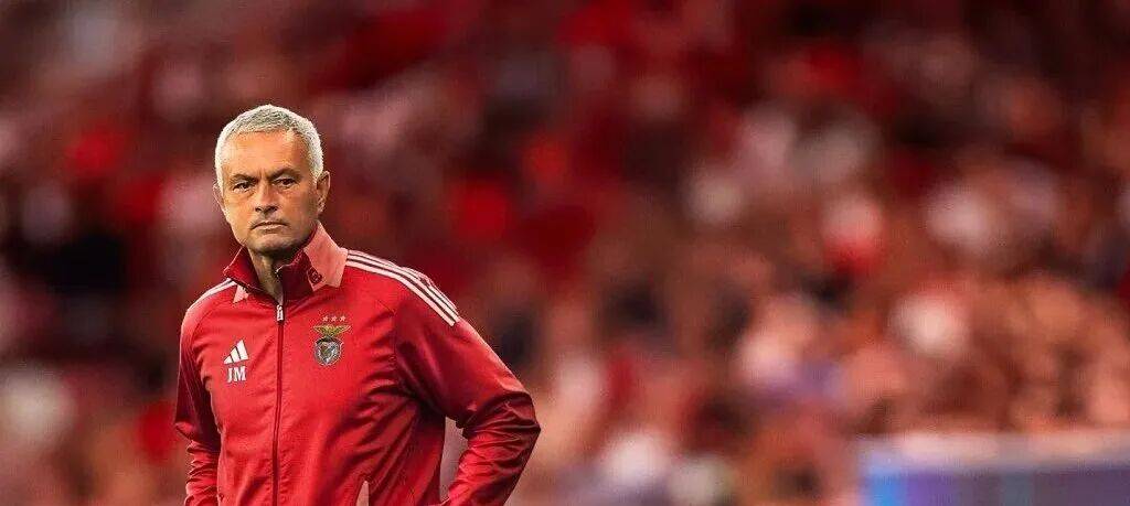 突然发现穆里尼奥接了个大活儿——欧冠第一阶段本菲卡余下的7轮，堪称全欧第一魔鬼赛程